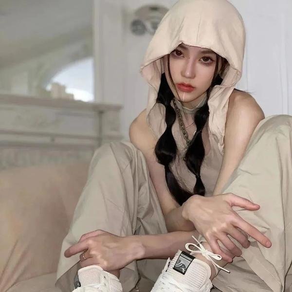 美女蛇岛求生